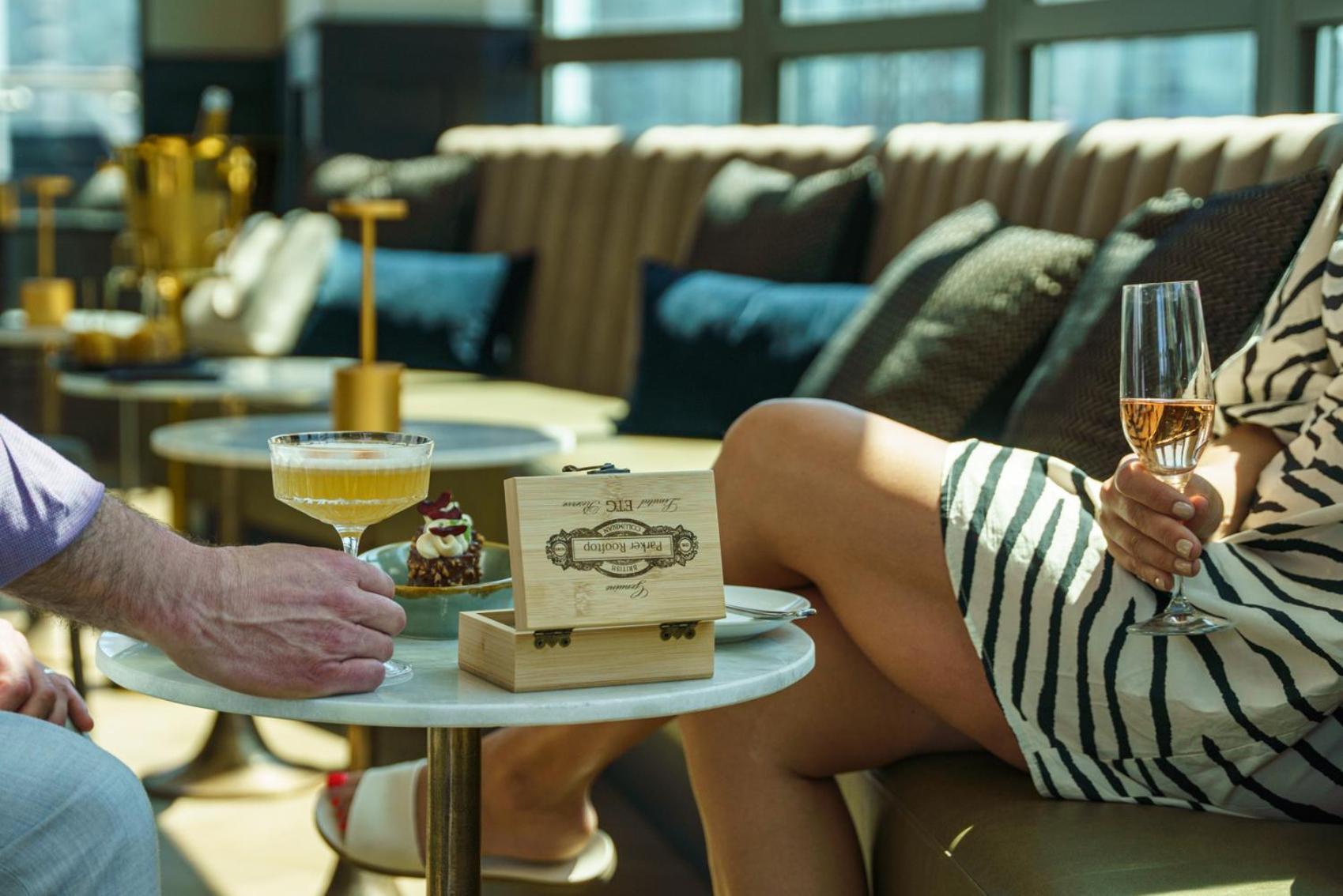 The Parker Hotel And Rooftop Ванкувер Экстерьер фото