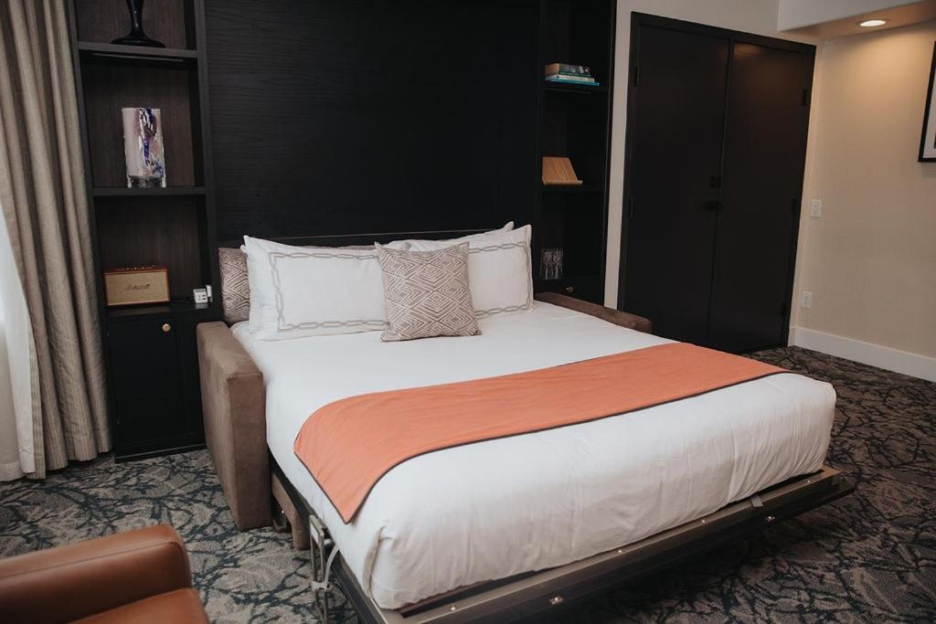The Parker Hotel And Rooftop Ванкувер Экстерьер фото